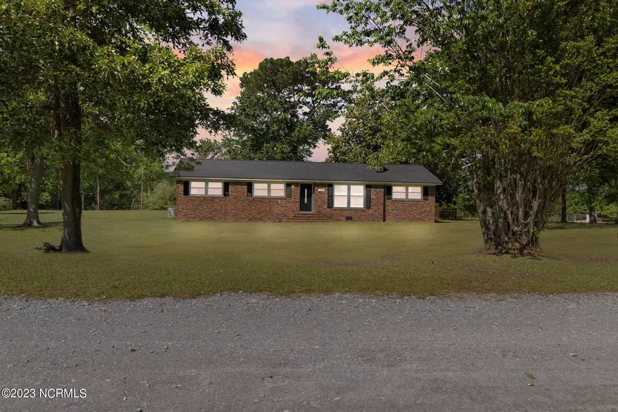 1136 S Railroad ST, Warsaw, NC 28398