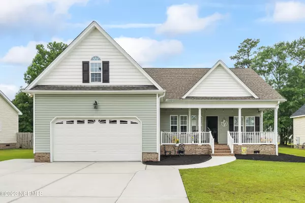 204 Wedgefield CIR, Maple Hill, NC 28454