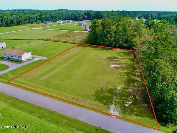 24 Pearce Point DR, Columbia, NC 27925