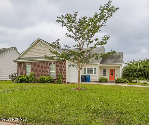 301 Winterlochen Drive, Jacksonville, NC 28540