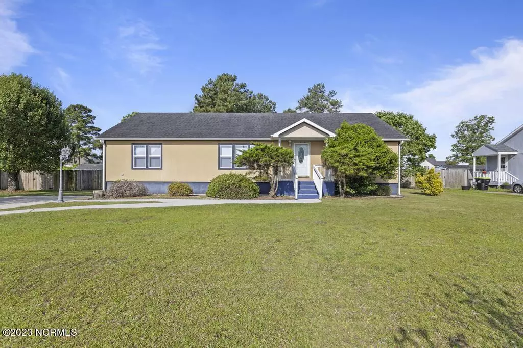 Hubert, NC 28539,299 Riggs Road