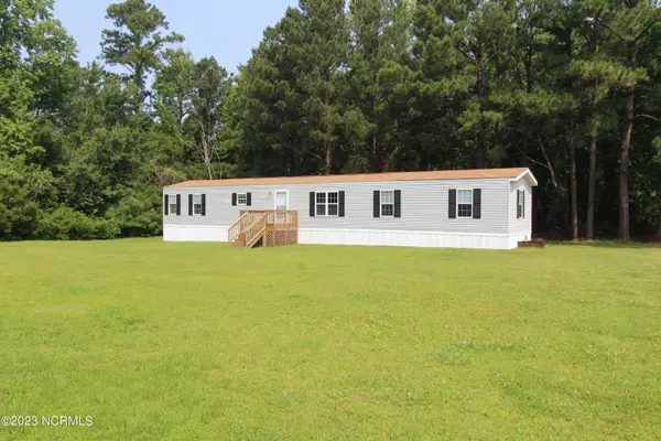 Swansboro, NC 28584,518 Queens Creek RD