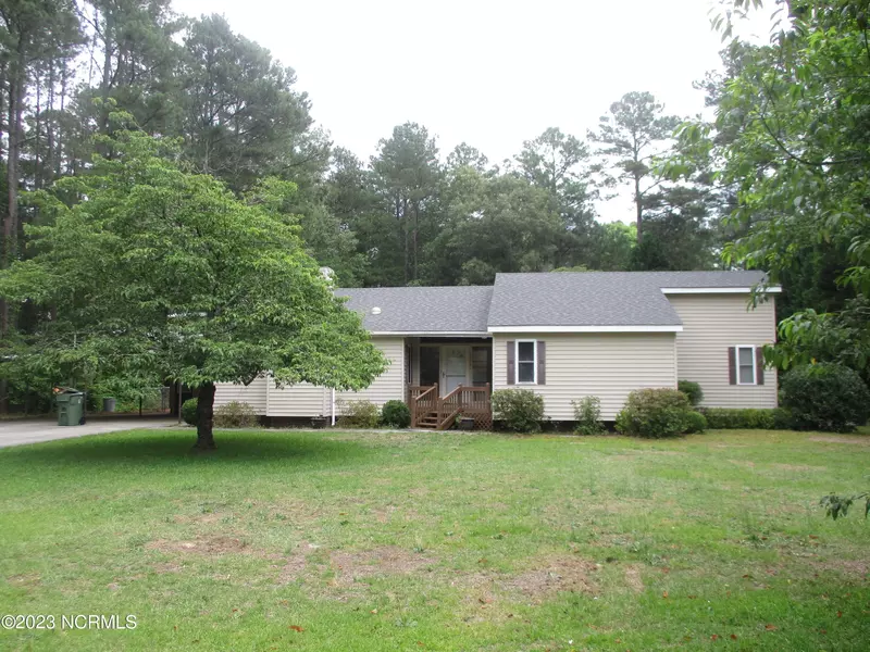 12041 Mccormick DR, Maxton, NC 28364