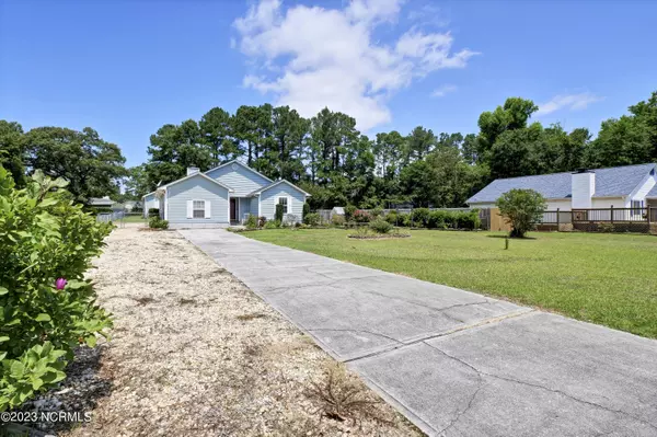 Hubert, NC 28539,309 Tassel CT