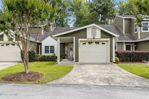 402 Cedarwood Village, Morehead City, NC 28557