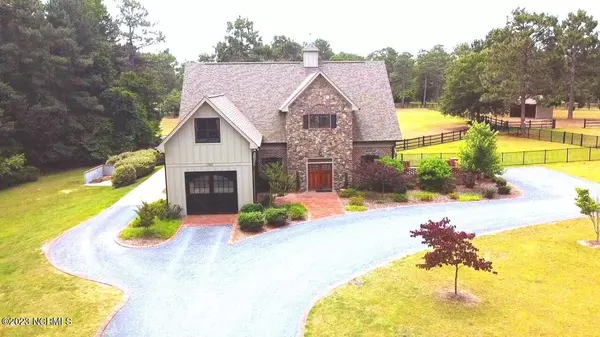 2545 Lakebay Road, Vass, NC 28394