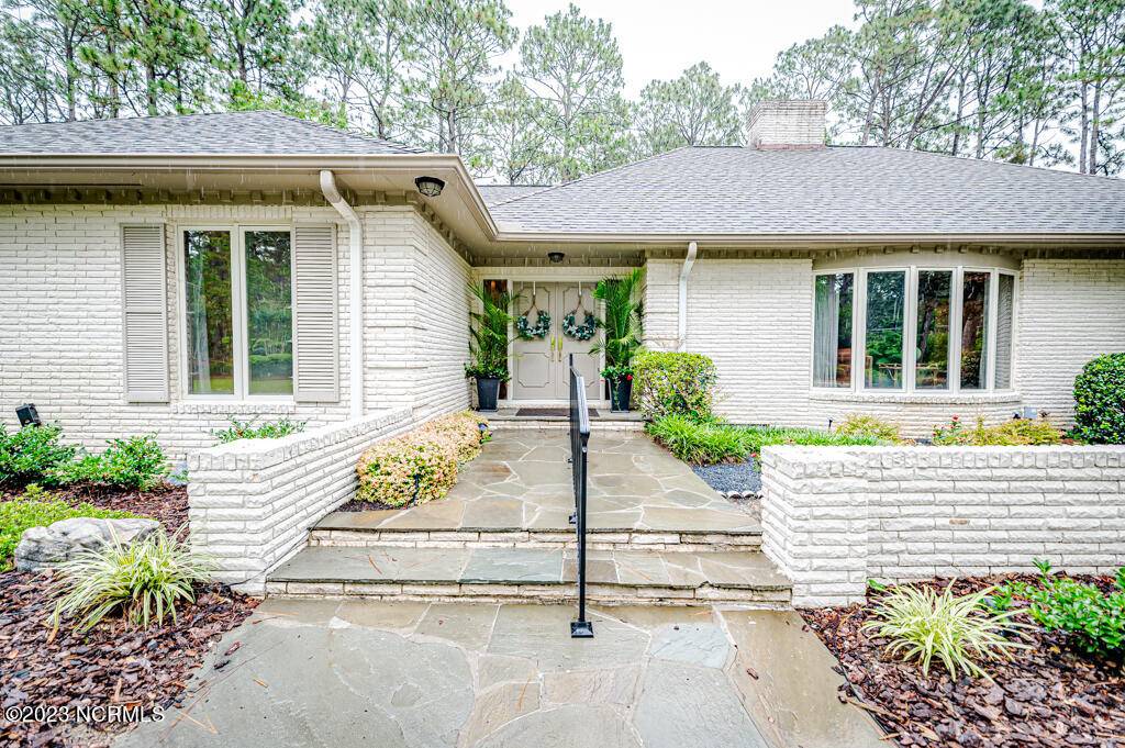 5 Lake Dornoch DR, Pinehurst, NC 28374