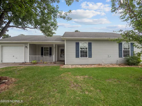 302 Paddock PL, Jacksonville, NC 28546