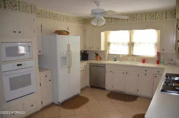 Mount Olive, NC 28365,122 Crest DR