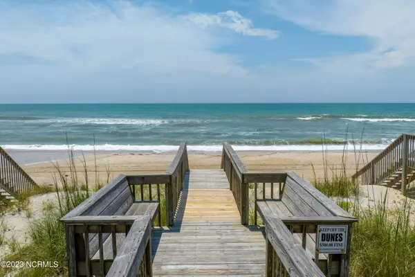 North Topsail Beach, NC 28460,1334 New River Inlet RD