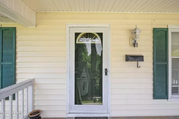 New Bern, NC 28560,1513 Hazel AVE