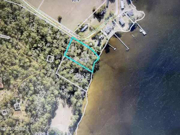 Swansboro, NC 28584,362 Morse RD