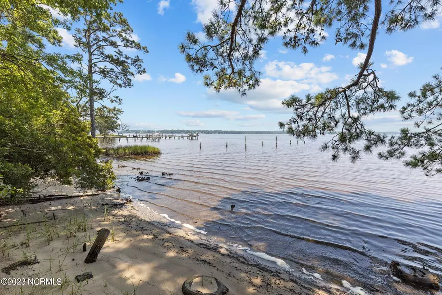 362 Morse RD, Swansboro, NC 28584