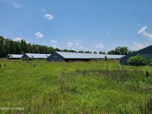 1399 Basstown RD, Clinton, NC 28328