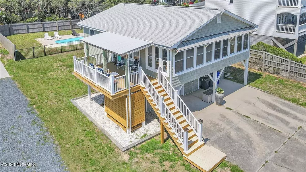 402 Ocean DR, Oak Island, NC 28465