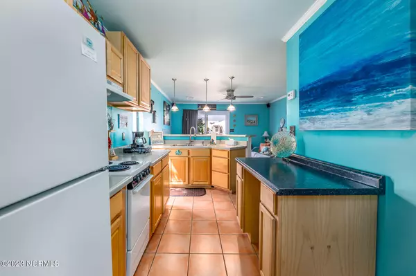 North Topsail Beach, NC 28460,212 Sandpiper Drive