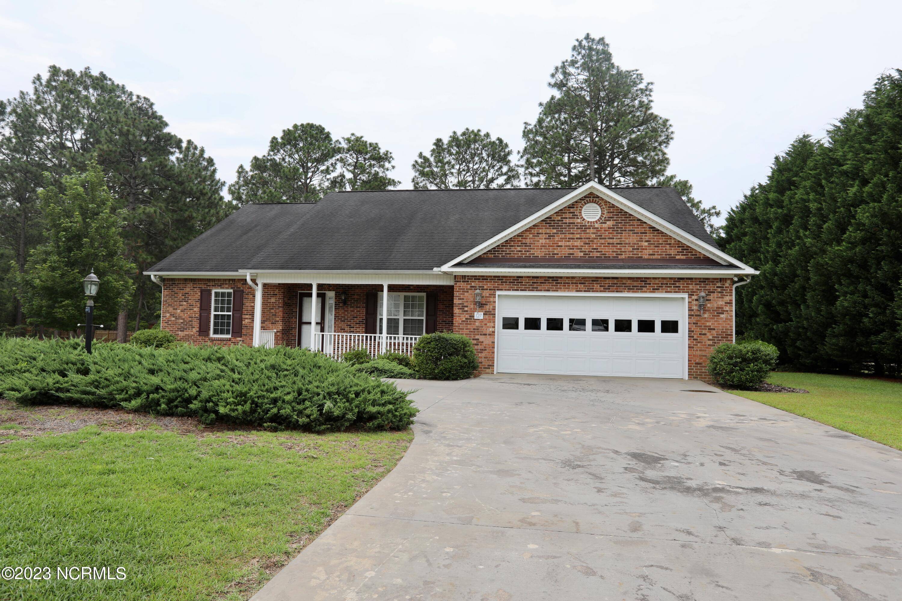 127 Michael LN, Aberdeen, NC 28315