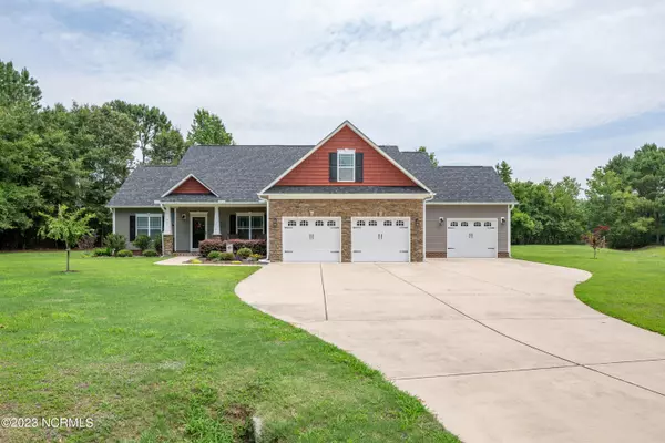 241 Woods Edge DR, Dunn, NC 28334