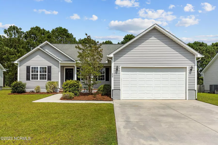 605 Flybridge LN, Beaufort, NC 28516