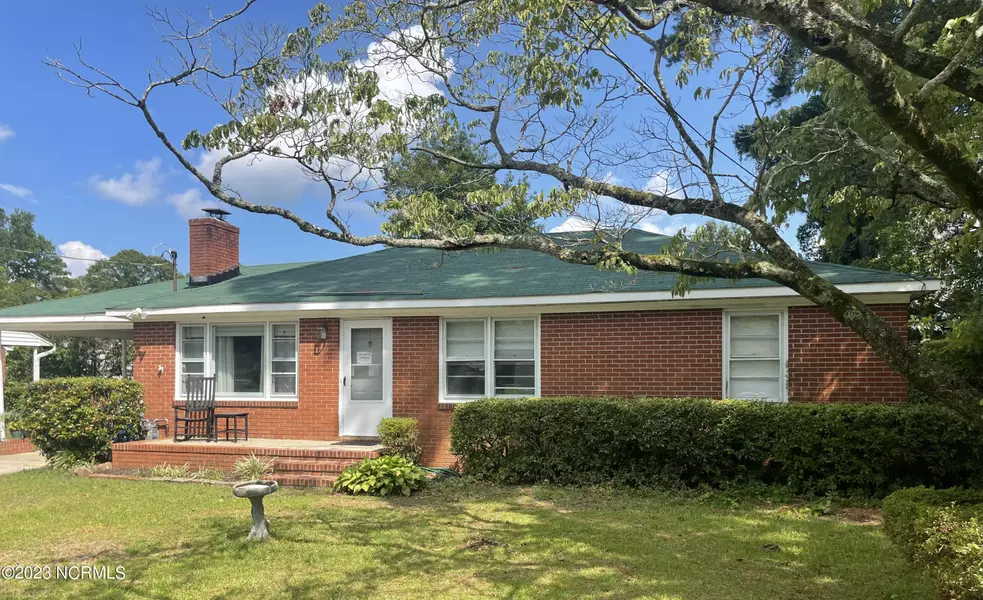 1109 Cedar LN, Greenville, NC 27858