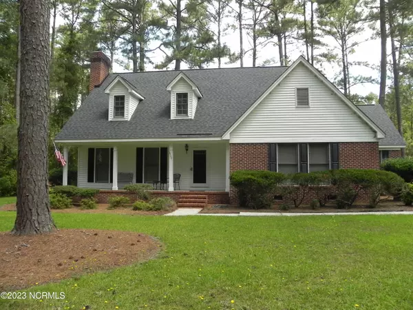 16061 Cardinal CT, Wagram, NC 28396