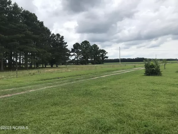 Hobbsville, NC 27946,283 Sandy Cross RD