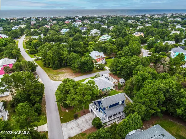 Emerald Isle, NC 28594,313 Shipwreck LN