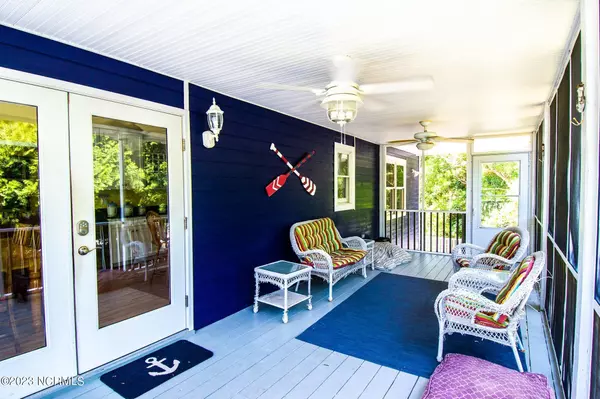 Emerald Isle, NC 28594,313 Shipwreck LN