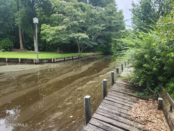 Edenton, NC 27932,302 Country Club Drive