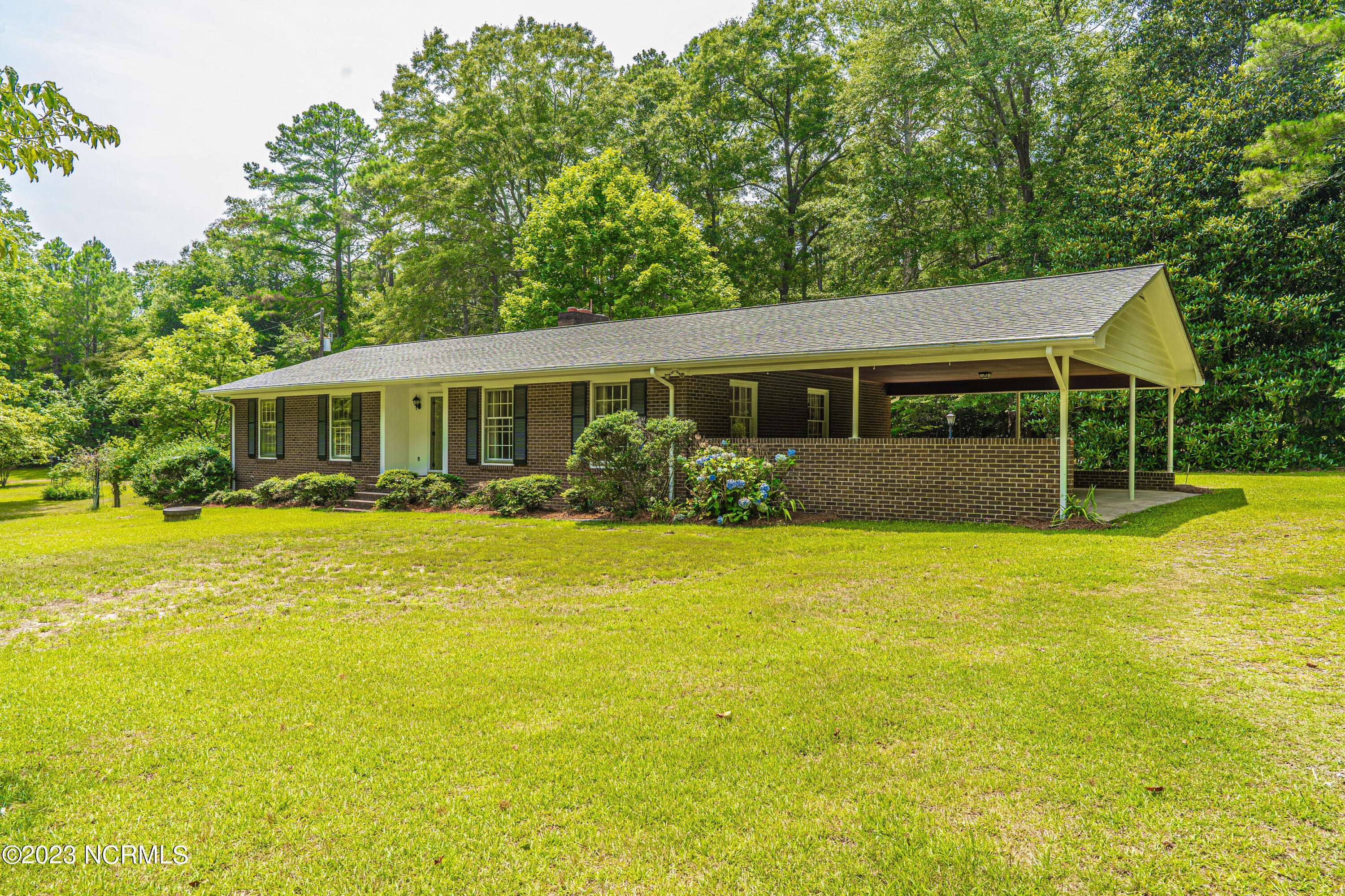 3089 Us Highway 220, Ellerbe, NC 28338