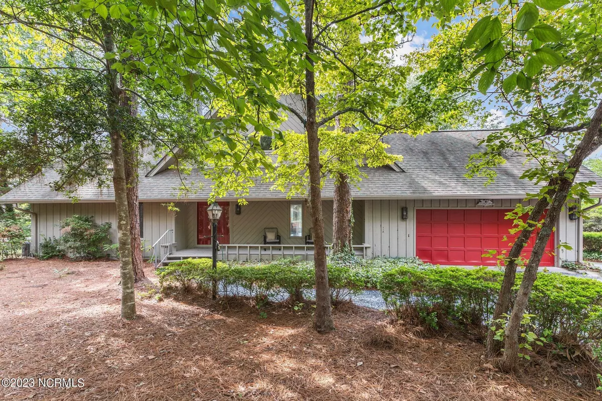 Pinehurst, NC 28374,105 Thunderbird LN