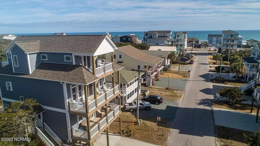 114 Atkinson Road, Surf City, NC 28445