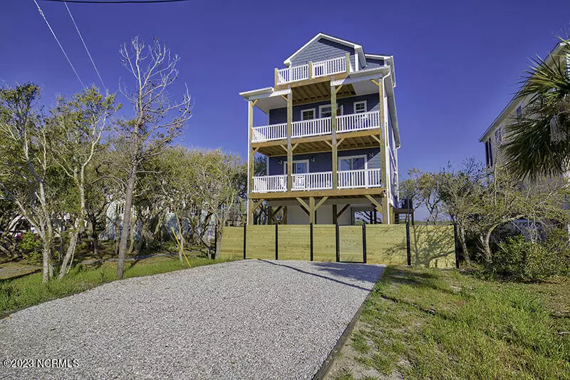 1007 N New River DR, Surf City, NC 28445