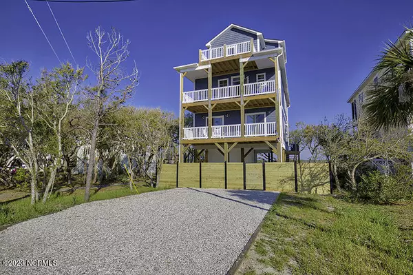 1007 N New River Drive, Surf City, NC 28445