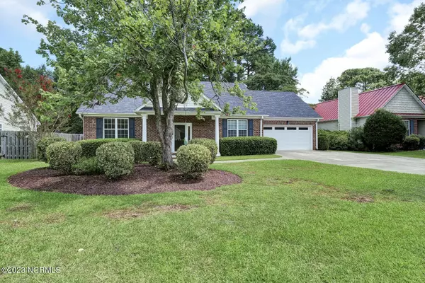 5225 Woods Edge Road, Wilmington, NC 28409