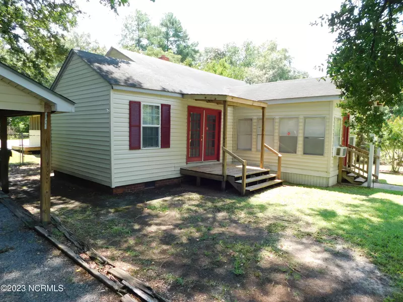 306 N Elm ST, Maxton, NC 28364