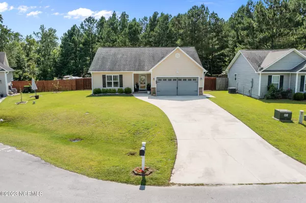 Hubert, NC 28539,204 Demetrius CT