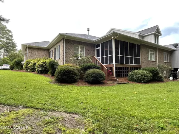 Smithfield, NC 27577,269 Lake Park Circle