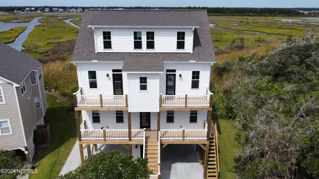 310 Bay CIR, North Topsail Beach, NC 28460