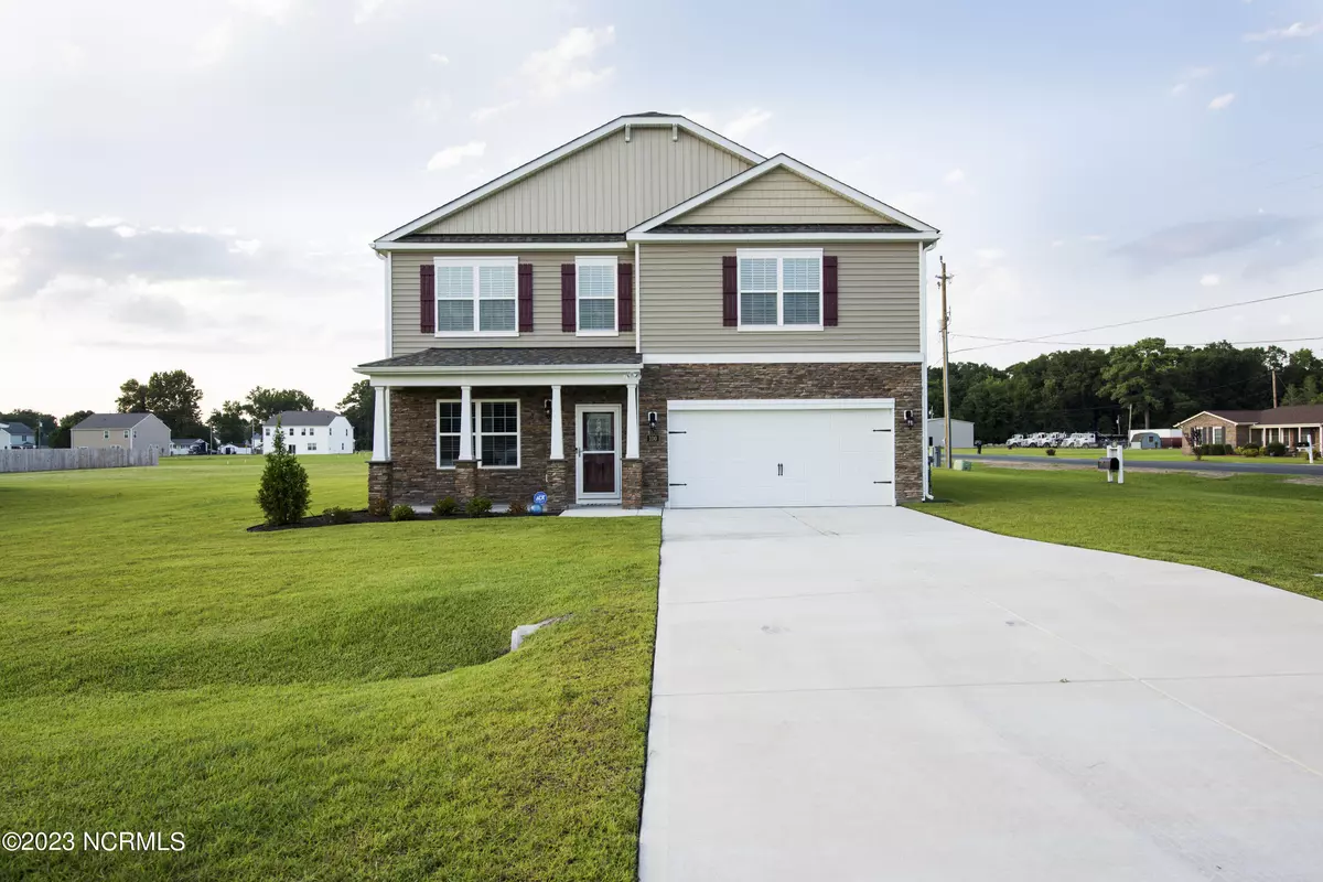 New Bern, NC 28562,100 Featherstone Lane