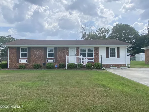 106 Dill ST, Mount Olive, NC 28365