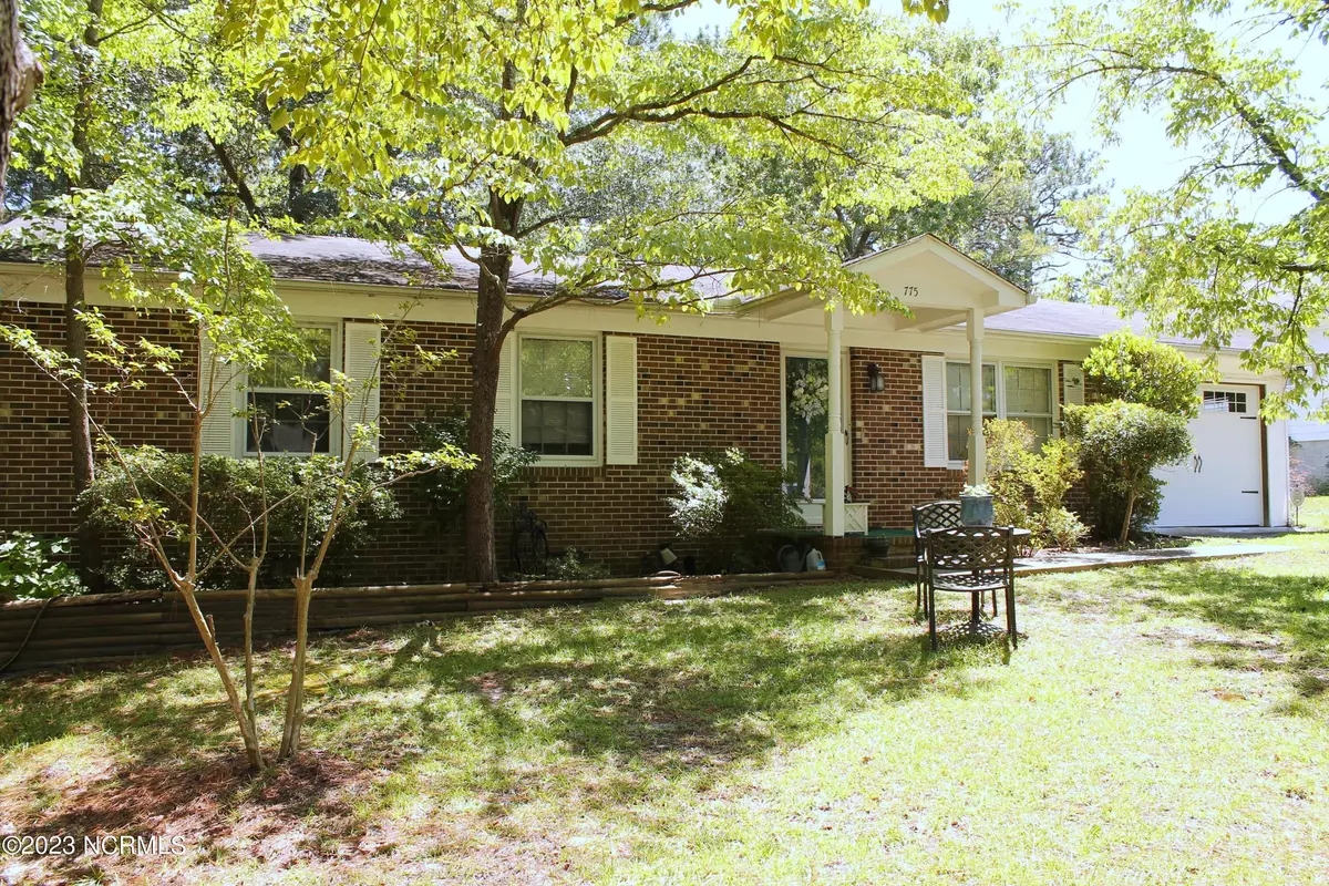 Southern Pines, NC 28387,775 S Hardin Street