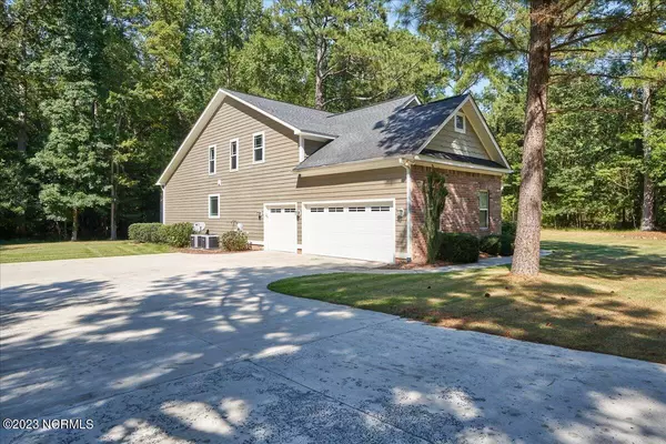 Vass, NC 28394,835 Woodduck Road