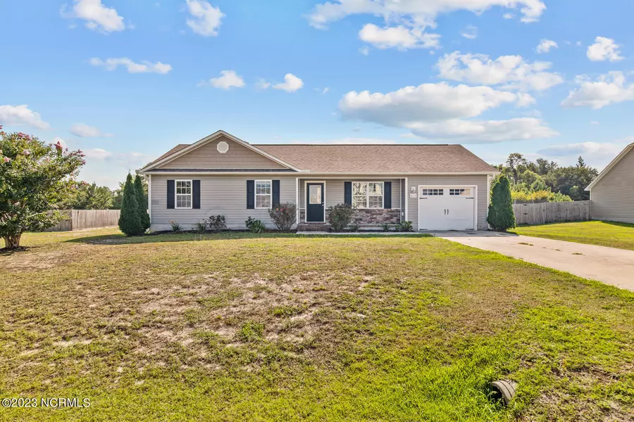 610 Parsley DR, Hubert, NC 28539