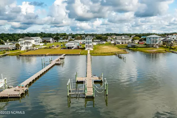 Newport, NC 28570,135 Salty Shores Point Drive