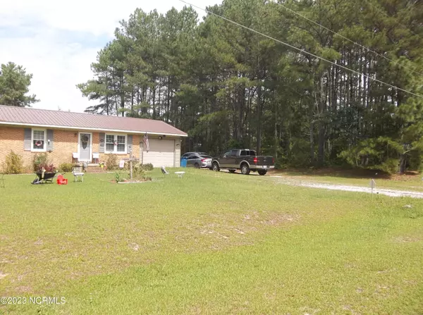 Candor, NC 27229,209 E Graves ST