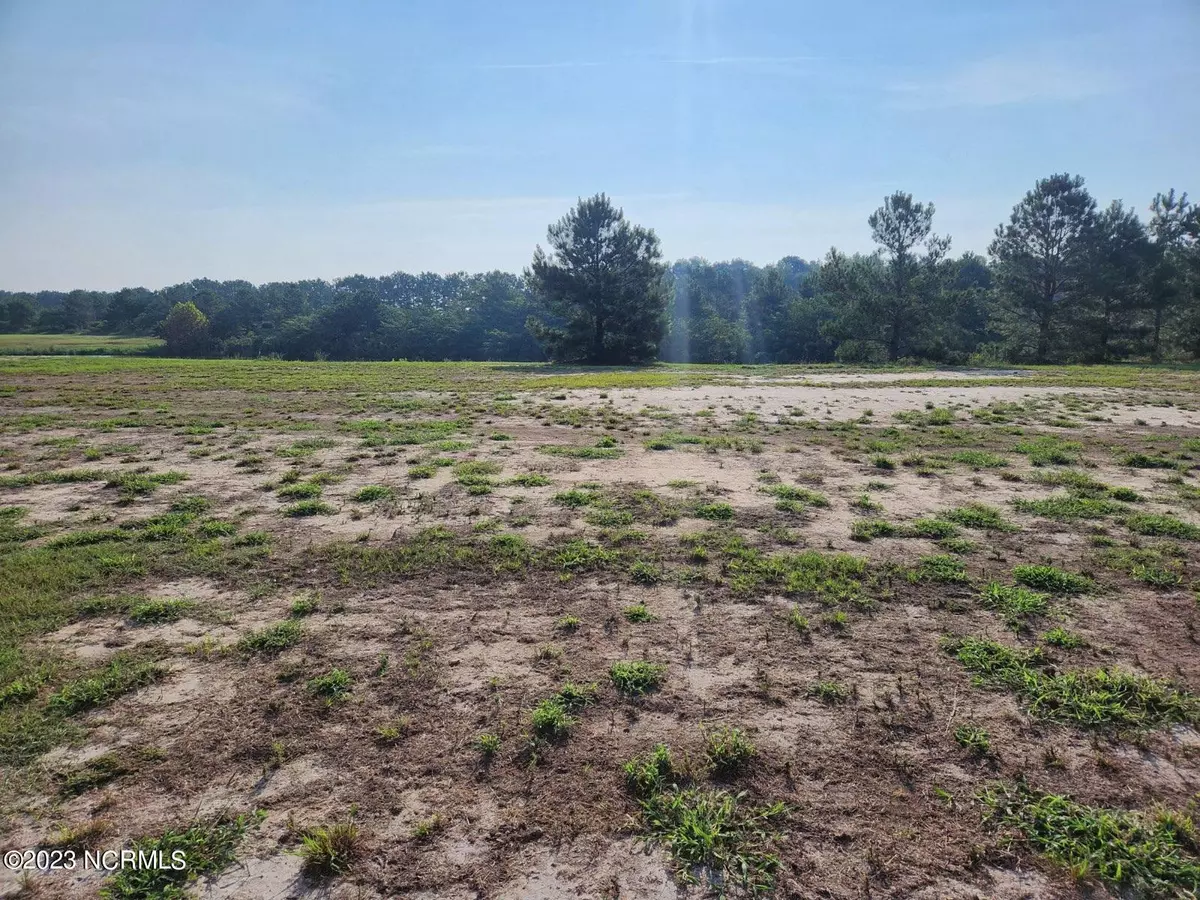 Snow Hill, NC 28580,850 Crepe Myrtle TRL