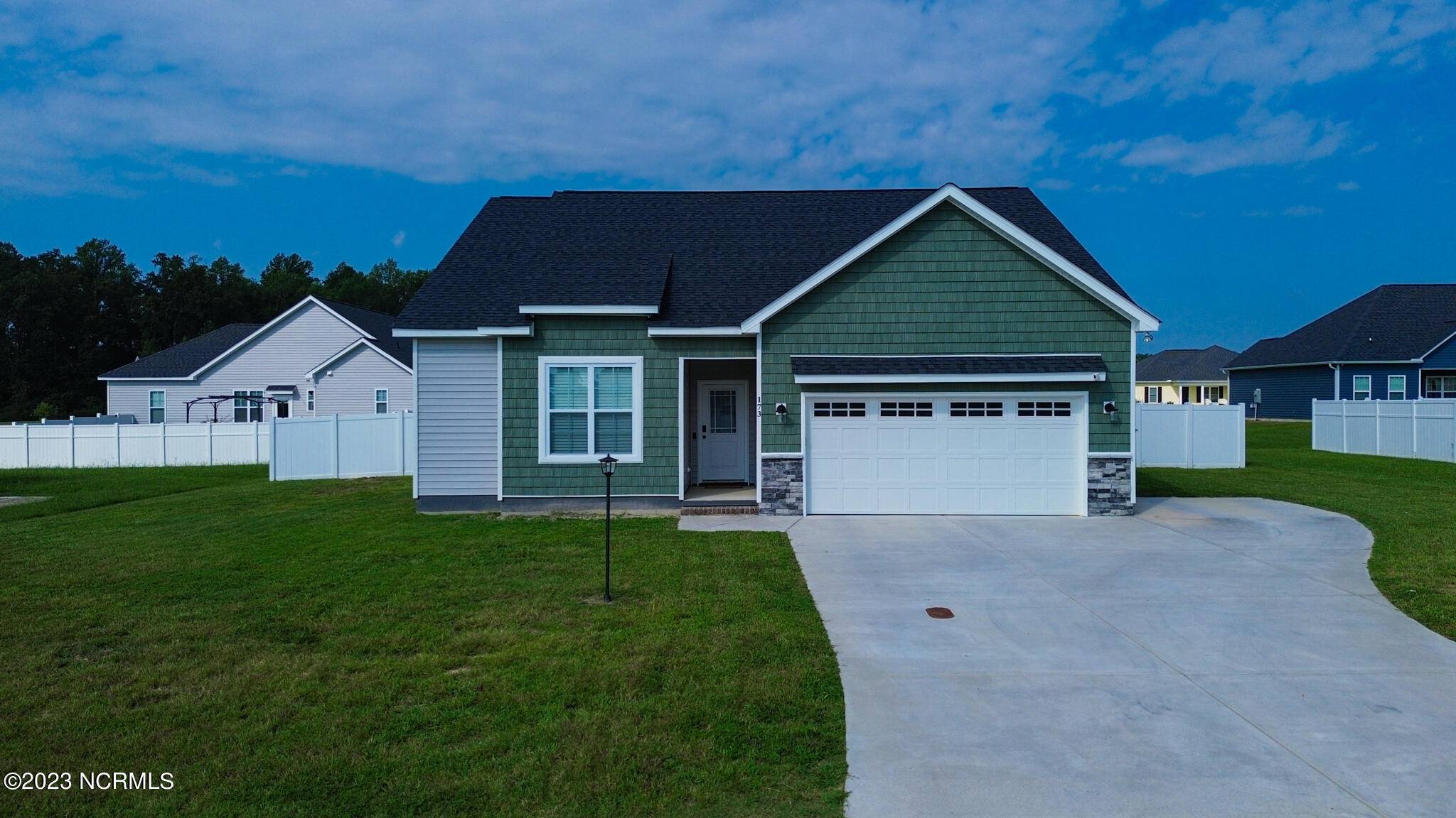 173 Mulberry DR, Washington, NC 27889