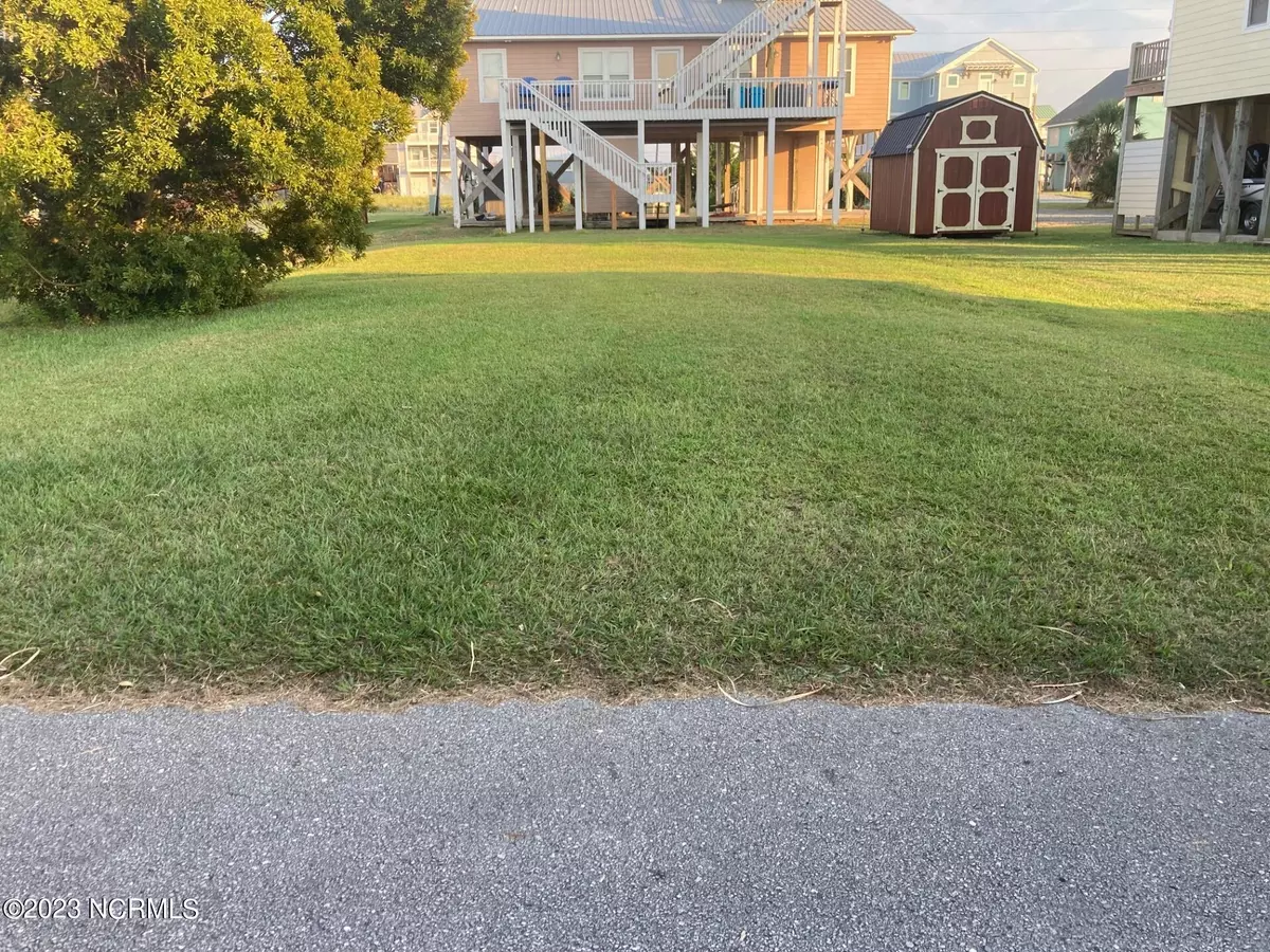 North Topsail Beach, NC 28460,120 Sandlin LN