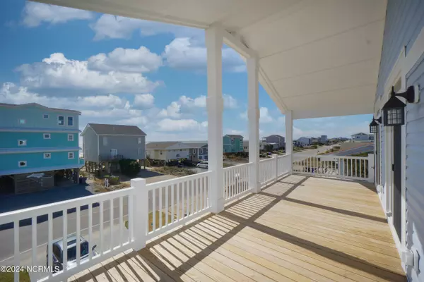 Oak Island, NC 28465,102 W Beach DR